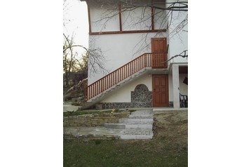 Bugarska Chata Trjavna, Eksterijer