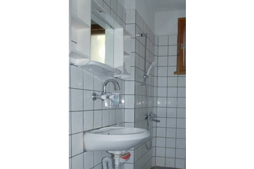 Bułgaria Chata Trojan, Zewnątrz