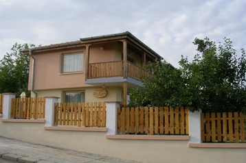 Bulgaria Chata Lozenec, Eksteriør