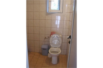 Bułgaria Chata Sinemorec, Zewnątrz