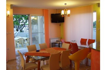 Bulgaaria Privát Černomorec, Eksterjöör