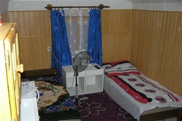 Hungría Byt Dudar, Exterior