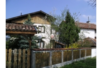 Bugarska Chata Trjavna, Eksterijer