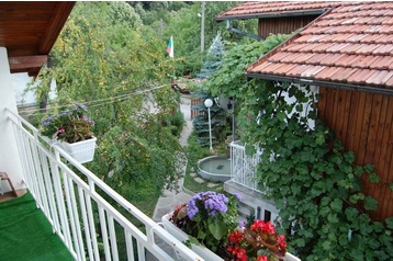 Bugarska Chata Trjavna, Eksterijer