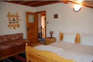 Bułgaria Chata Trjavna, Zewnątrz