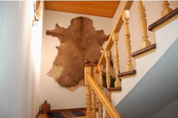 Bułgaria Chata Trjavna, Zewnątrz