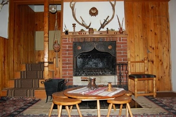 Bułgaria Chata Trjavna, Zewnątrz