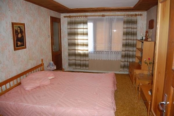 Bulgaaria Chata Trjavna, Eksterjöör