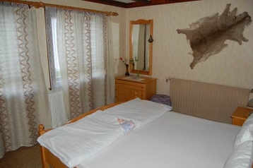 Bulgaaria Chata Trjavna, Eksterjöör