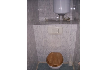 Cehia Byt Hůry, Exteriorul