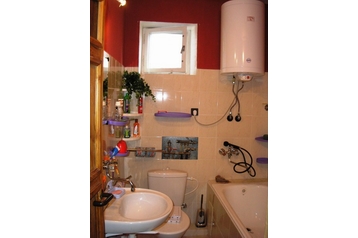 Słowacja Chata Semerovo, Zewnątrz