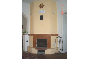 Słowacja Chata Semerovo, Zewnątrz