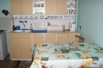 Słowacja Chata Semerovo, Zewnątrz