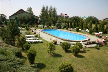 Polonia Hotel Sąspów, Exteriorul