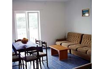 Chorvatsko Privát Brodarica, Exteriér