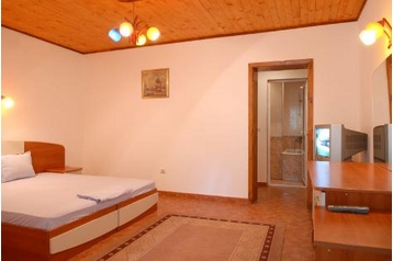 Viesnīca Sandanski 12