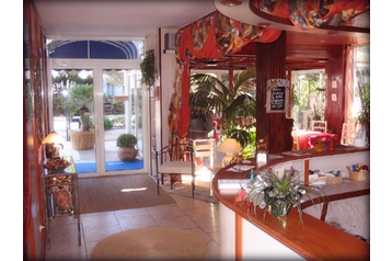 Франция Hotel Hyères, Екстериор