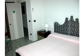 Hotell Otranto 8