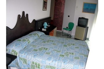 Hotell Otranto 8