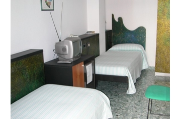 Отель Otranto 8