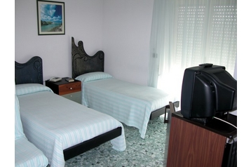 Отель Otranto 8