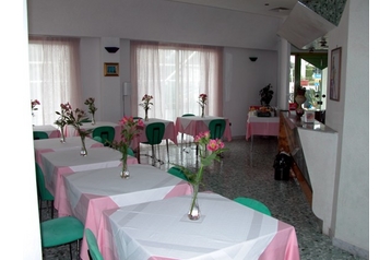 Отель Otranto 8