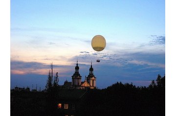 Polska Byt Kraków, Zewnątrz