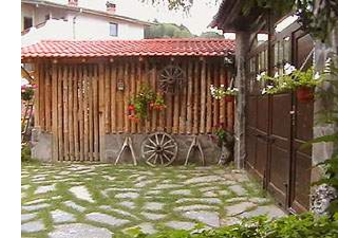 Болгарiя Chata Smolyan, Екстер'єр
