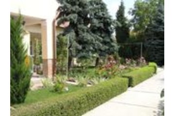 Hungría Byt Gyula, Exterior