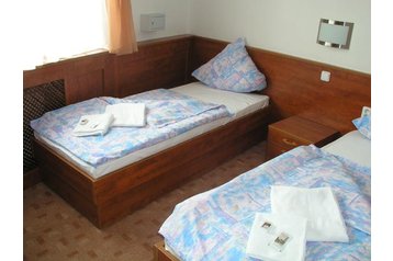 Отель Louny 2
