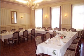 Отель Louny 2