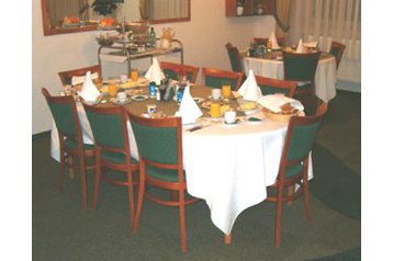 Чехія Hotel Rakovník, Екстер'єр