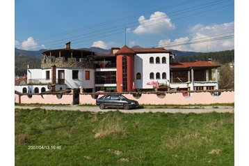 Bulharsko Penzión Apriltsi, Exteriér