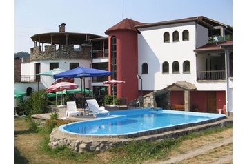 България Penzión Apriltsi, Екстериор