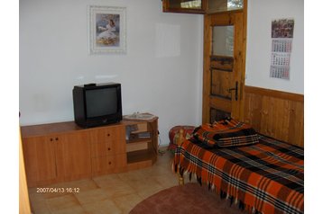 България Penzión Apriltsi, Екстериор