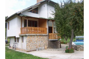 Bugarska Chata Apriltsi, Eksterijer