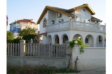 Bulgaaria Privát Černomorec, Eksterjöör