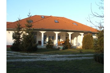 Ungari Privát Fertőd, Eksterjöör