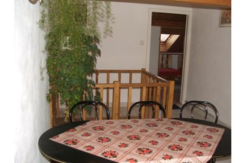 Ungari Privát Fertőd, Eksterjöör