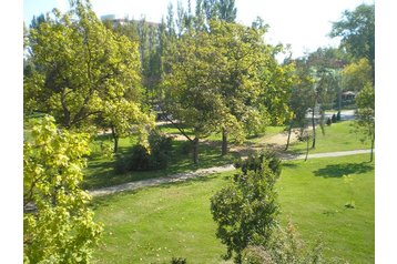 Hungrie Byt Balatonlelle, Extérieur