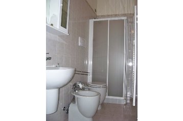 Italia Privát Abbiategrasso, Eksteriør