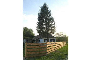 Madjarska Chata Súr, Eksterijer