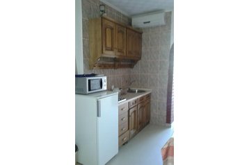 Montenegró Privát Utjeha, Exteriőr