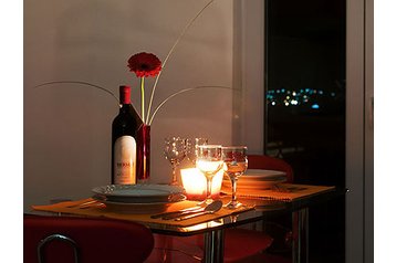 Montenegro Privát Bijela, Eksteriør