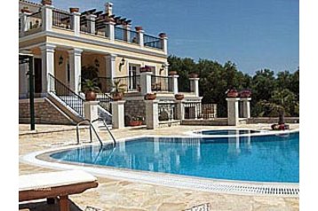 Greece Chata Kassiópi, Exterior