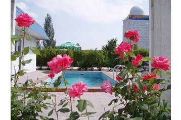 Ucraina Hotel Sevastopol / Sevastopoľ, Exteriorul