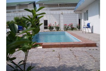 Ucraina Hotel Sevastopol / Sevastopoľ, Exteriorul