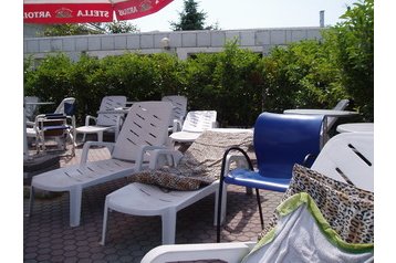 Ucraina Hotel Sevastopol / Sevastopoľ, Exteriorul