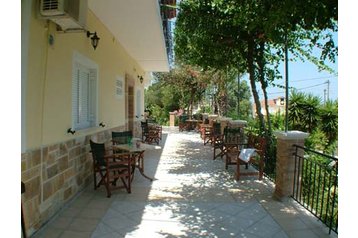 Grecia Penzión Plános, Exterior