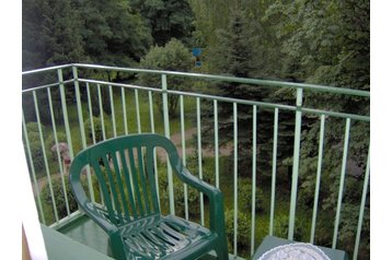 Polska Byt Sopot, Zewnątrz